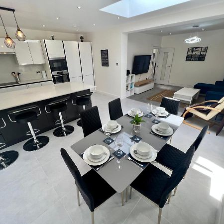 Wembley Stadium 5 Star Brand New Luxury Sleeps 14 With Parking Villa Londra Esterno foto