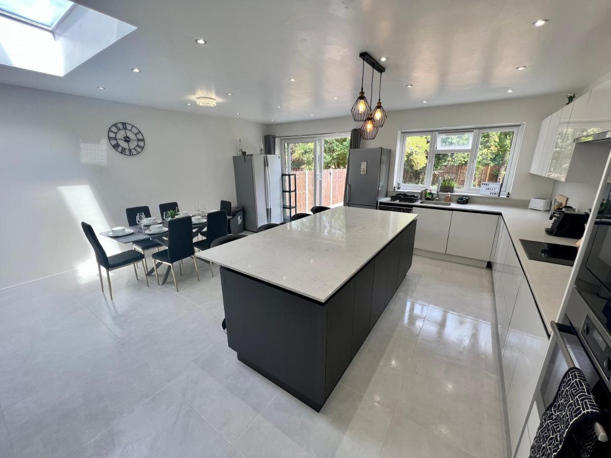 Wembley Stadium 5 Star Brand New Luxury Sleeps 14 With Parking Villa Londra Esterno foto