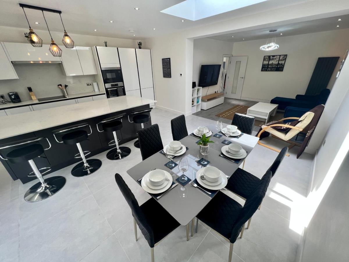 Wembley Stadium 5 Star Brand New Luxury Sleeps 14 With Parking Villa Londra Esterno foto