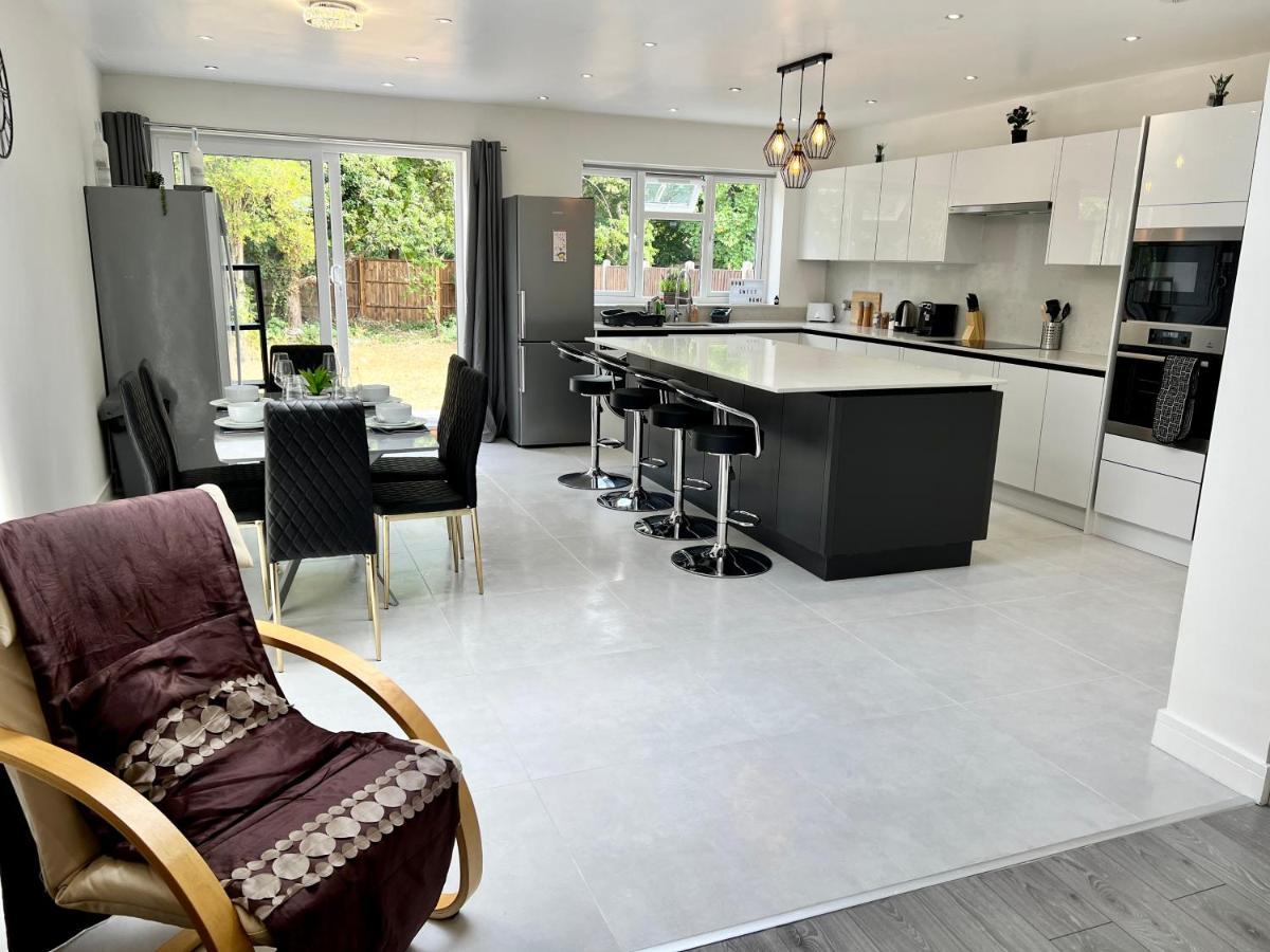Wembley Stadium 5 Star Brand New Luxury Sleeps 14 With Parking Villa Londra Esterno foto
