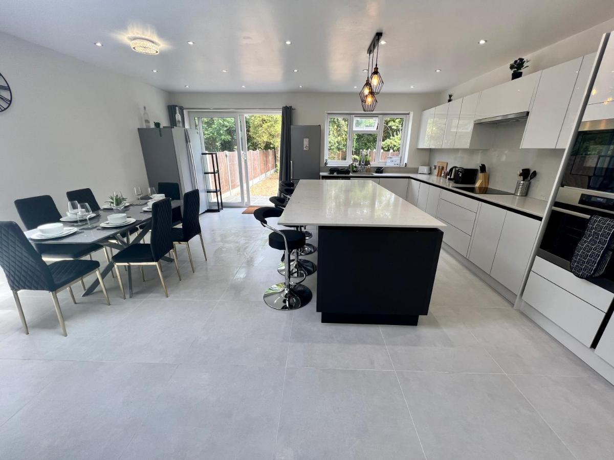 Wembley Stadium 5 Star Brand New Luxury Sleeps 14 With Parking Villa Londra Esterno foto