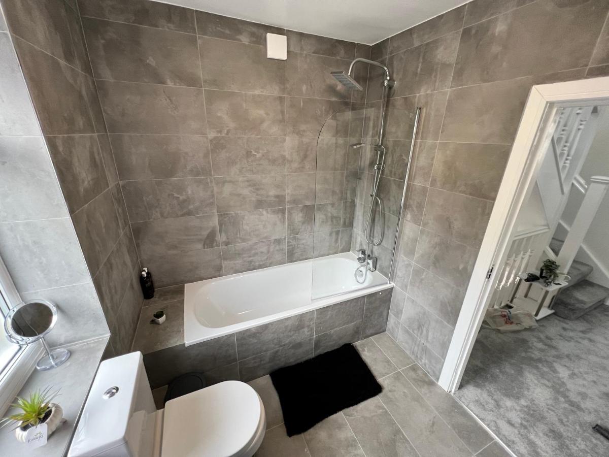 Wembley Stadium 5 Star Brand New Luxury Sleeps 14 With Parking Villa Londra Esterno foto