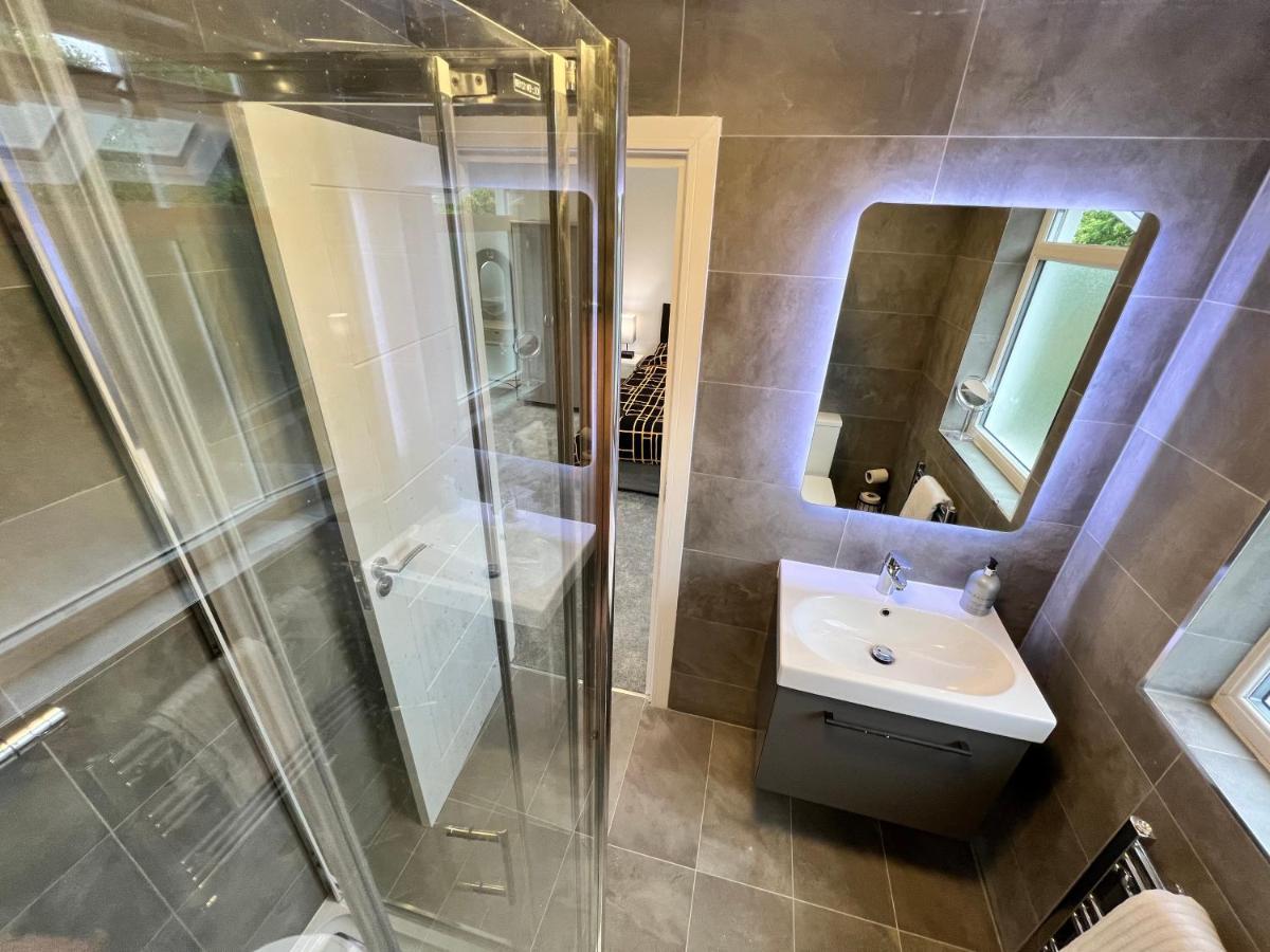 Wembley Stadium 5 Star Brand New Luxury Sleeps 14 With Parking Villa Londra Esterno foto