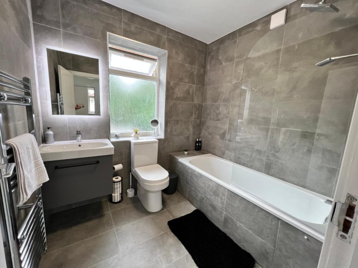 Wembley Stadium 5 Star Brand New Luxury Sleeps 14 With Parking Villa Londra Esterno foto
